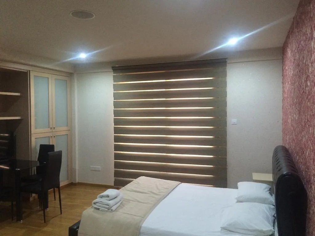 Les Palmiers Luxury Suites Larnaca